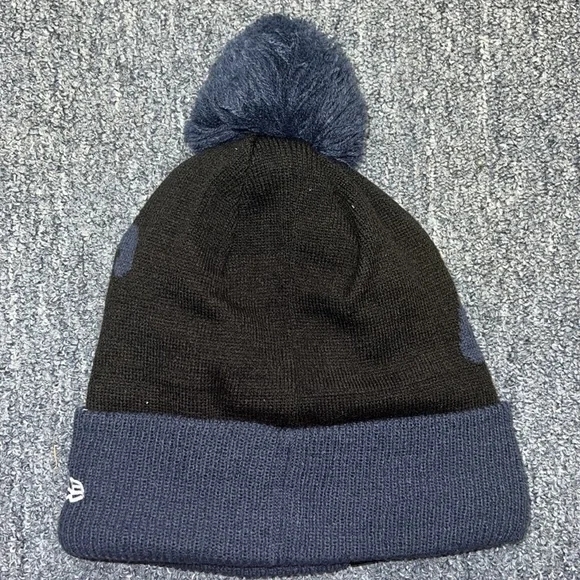 Cowboys Mens Beanie - Picture 2 of 3